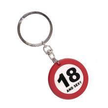 KĽÚČENKA S NÁPISOM "18 AND SEXY"