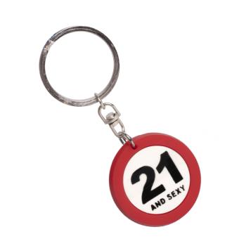 KĽÚČENKA S NÁPISOM "21 AND SEXY"