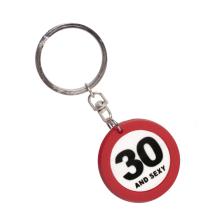 KĽÚČENKA S NÁPISOM "30 AND SEXY"