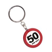 KĽÚČENKA S NÁPISOM "50 AND SEXY"
