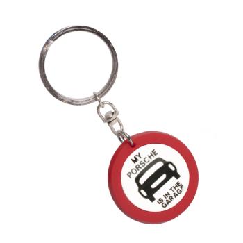 PRÍVESOK NA KĽÚČE S NÁPISOM "A PORSCHÉM A GARÁZSBAN"