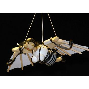 DREVENÁ PRUŽINOVÁ LIETAJÚCA ŽENA