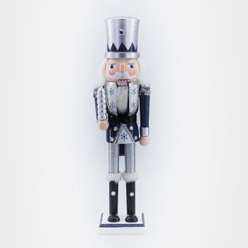 DREVENÝ LUSKÁČIK S KLOBÚKOM, MODRÉ A BIELE STRIEBORNÉ TRBLIETKY