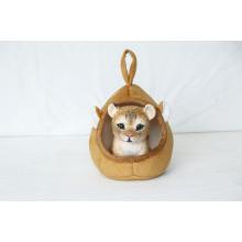 PLYŠOVÝ LEV SO ZÁVESNÝM DOMČEKOM, HNEDÝ