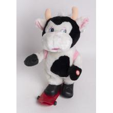 PLYŠOVÁ HUDOBNÁ KRAVA, SKATEBOARDISTA